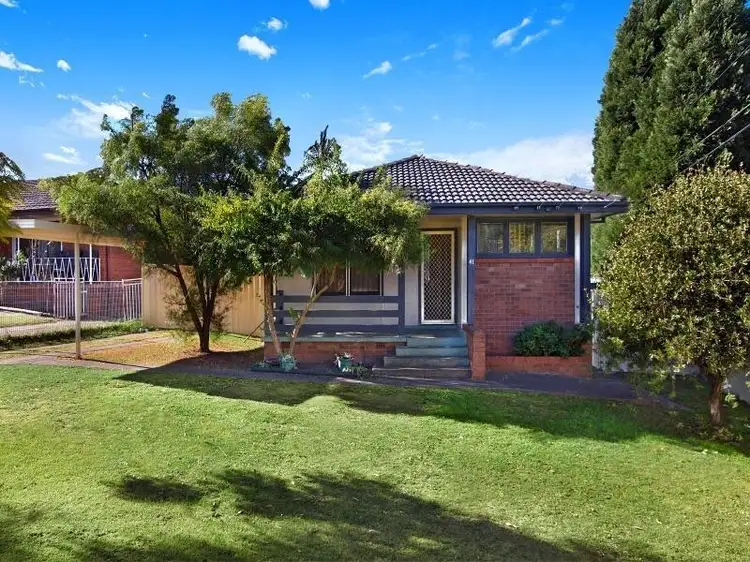 41 Lucena Crescent, Lethbridge Park NSW 2770