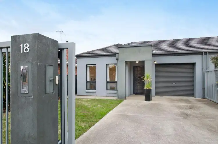 18 Stradbroke Avenue, Plympton Park SA 5038