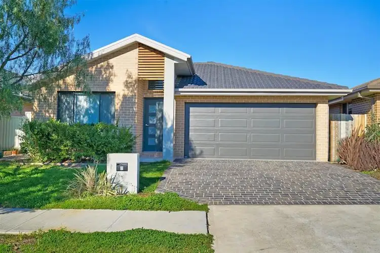 6 Skelton Street, Oran Park NSW 2570