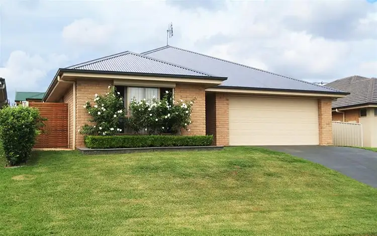 22 Laurie, Raworth NSW 2321
