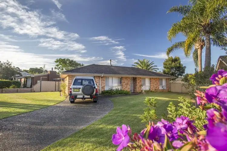 16 Eric Fenning Drive, Surf Beach NSW 2536