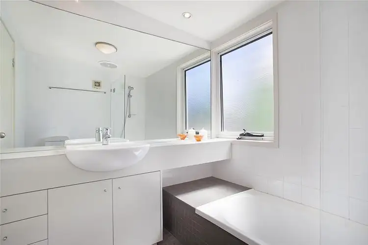 Sixth view of Homely unit listing, 1/4 Robert Street, Merewether NSW 2291