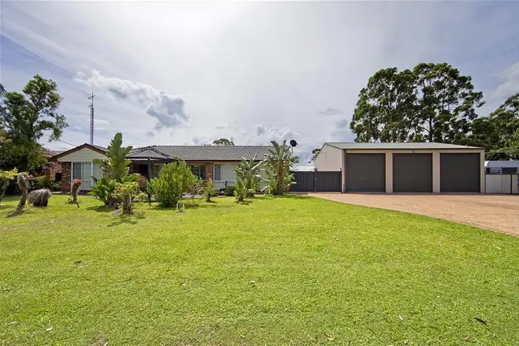 29 Clemenceau Crescent, Tanilba Bay NSW 2319