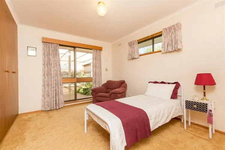 Seventh view of Homely house listing, 6 Ash Court, Red Cliffs VIC 3496