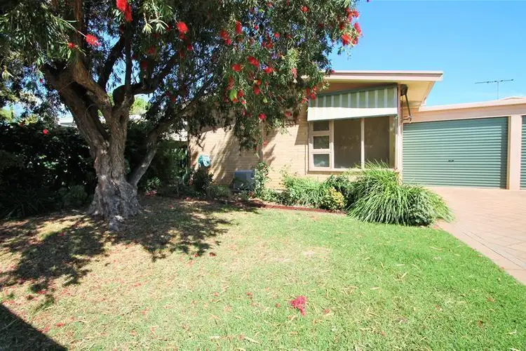 1/5 Downing Street, Hove SA 5048