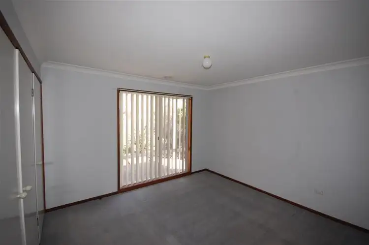 Fifth view of Homely house listing, 5 Yungana Place, Glenfield Park NSW 2650