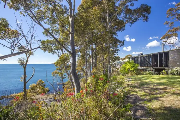 15 Barbara Crescent, Denhams Beach NSW 2536