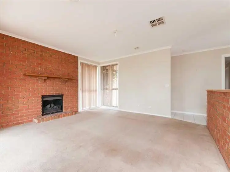 Third view of Homely house listing, 7 Parade Court, Sunbury VIC 3429
