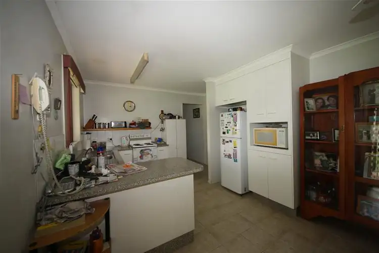 Fourth view of Homely house listing, 8 Dawn Parade, Thabeban QLD 4670