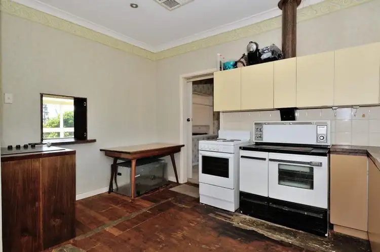 Fifth view of Homely house listing, 400 Viveash Road, Swan View WA 6056
