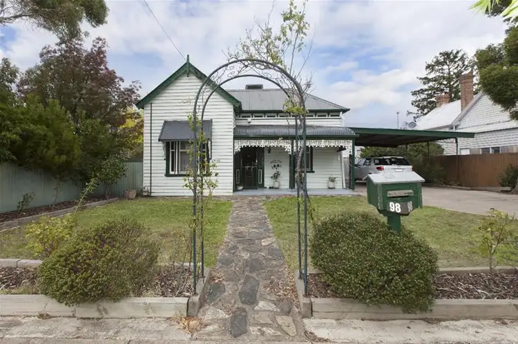 98 Moore Street, Ararat VIC 3377