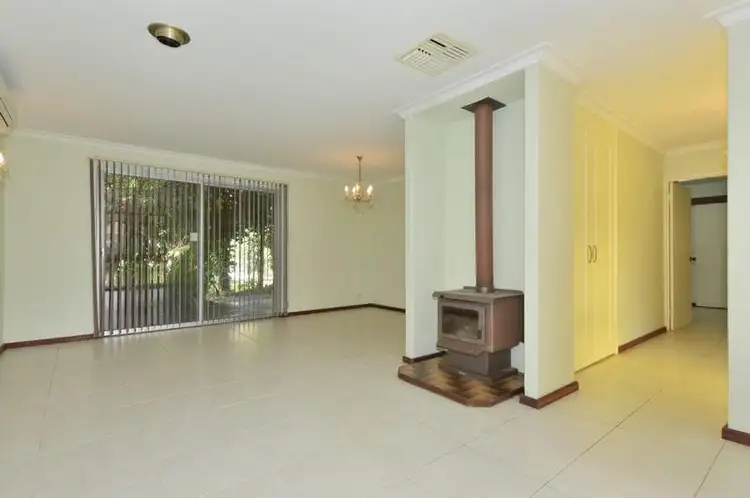 4 Carleton Crescent, Forrestfield WA 6058