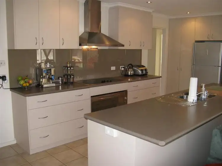 Main view of Homely unit listing, 2/25 Hannan Crescent, Leopold VIC 3224