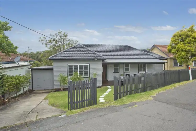 17 Gregory Parade, Kotara NSW 2289