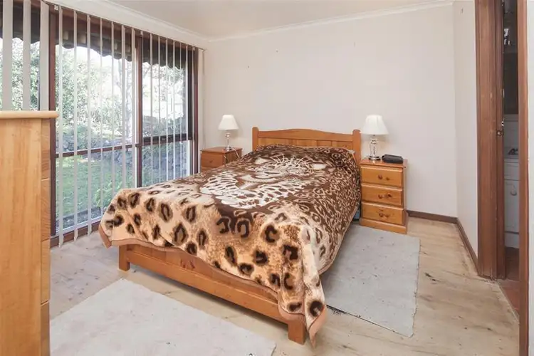 Sixth view of Homely house listing, 18 Singleton Drive, Endeavour Hills VIC 3802