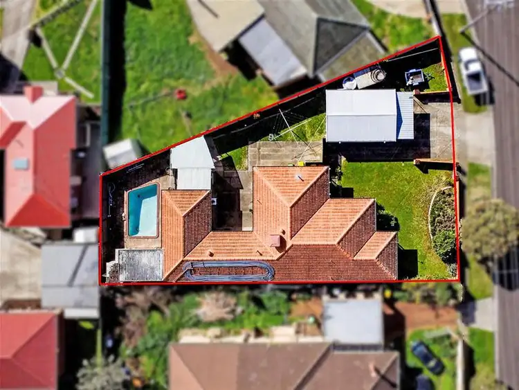 4 Leggatt Street, Melton South VIC 3338