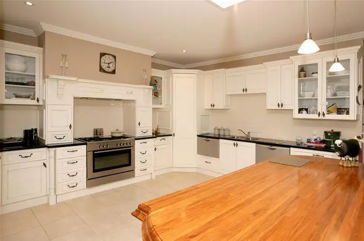 Fifth view of Homely house listing, 5 Hovea Place, Wagga Wagga NSW 2650