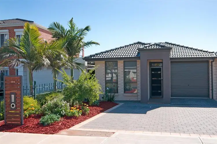 104 Collins Street, Clearview SA 5085