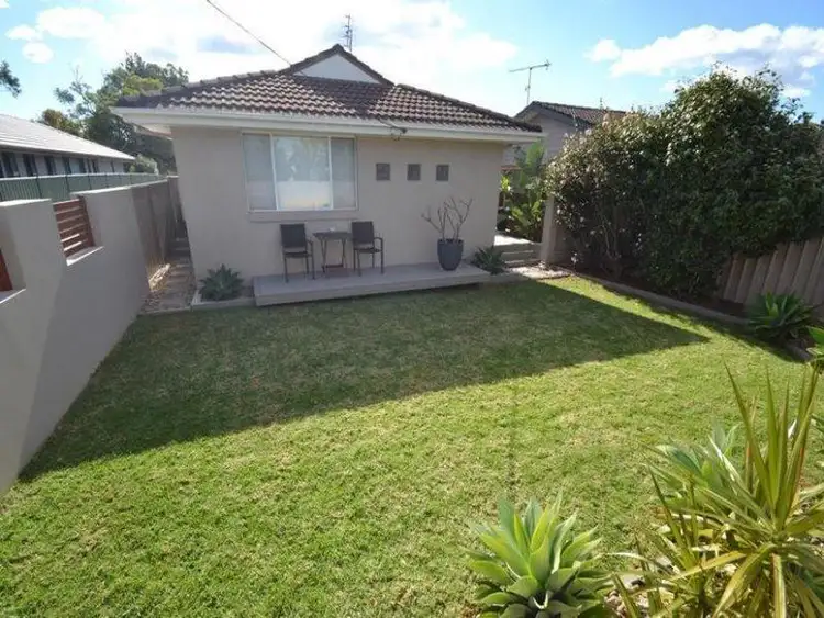 15 Ravenscliffe Road, Shoalhaven Heads NSW 2535