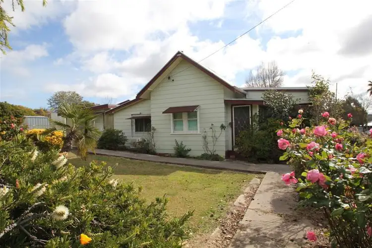 60 Border Street, Wallangarra QLD 4383