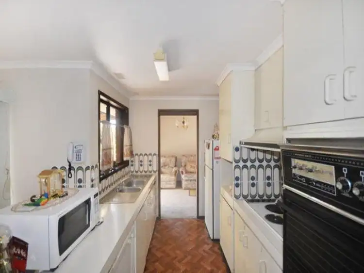 Fourth view of Homely house listing, 8 Amsterdam Crescent, Wagga Wagga NSW 2650
