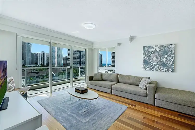 'THE CREST'_15 _Breaker Street, Main Beach QLD 4217