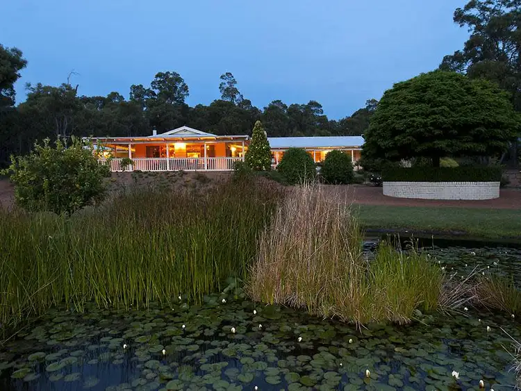 102 Heath Road, Roleystone WA 6111