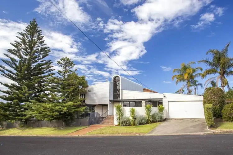 2 Pine Street, Batehaven NSW 2536