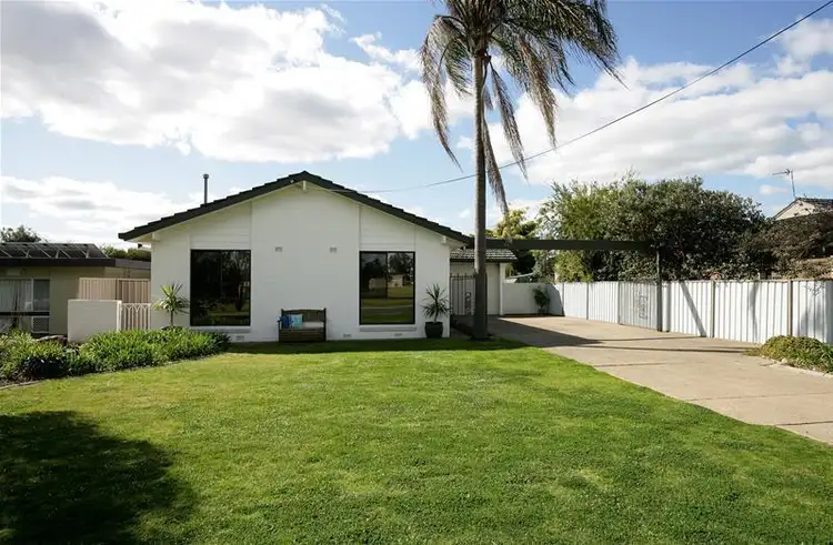 19 Lake Street, Wagga Wagga NSW 2650