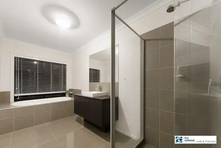 Sixth view of Homely house listing, 5 Loren Court, Endeavour Hills VIC 3802