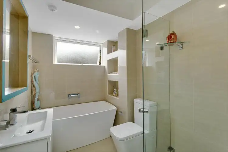 Fifth view of Homely apartment listing, 4/17 The Avenue, Collaroy NSW 2097