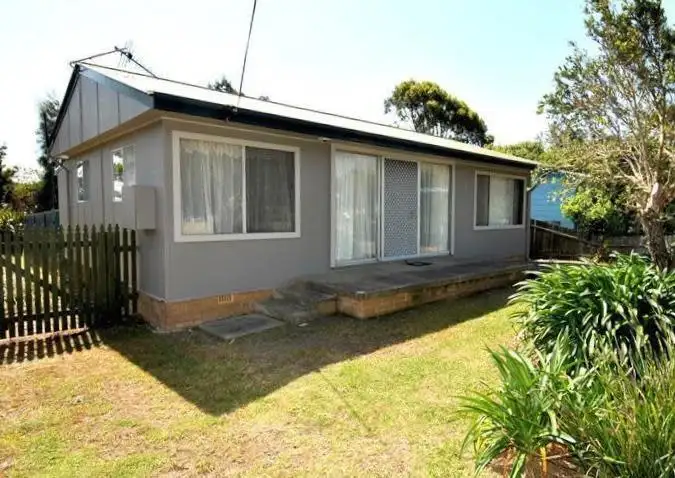 3 Prince Edward Avenue, Culburra Beach NSW 2540