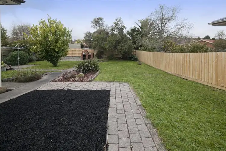 Fifth view of Homely house listing, 4 Singleton Drive, Endeavour Hills VIC 3802