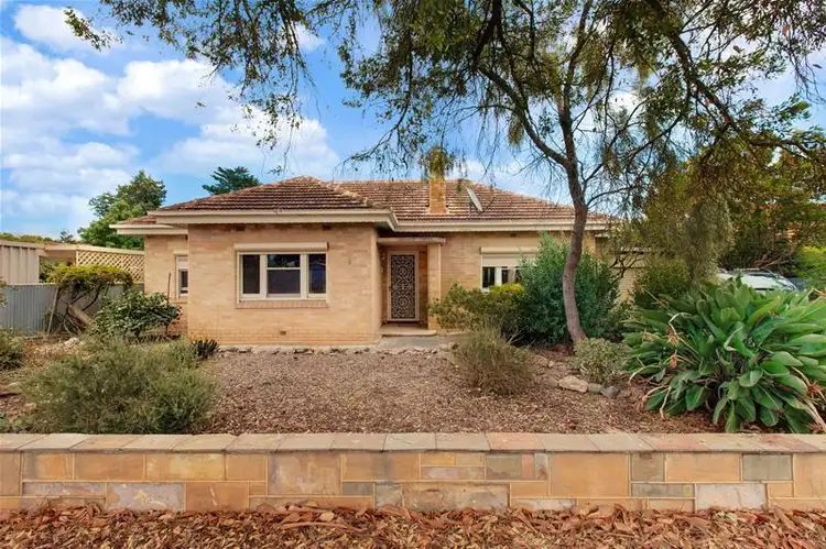 2 Woodfield Avenue, Warradale SA 5046