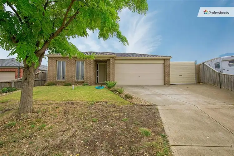 48 Roslyn Park Drive, Melton West VIC 3337