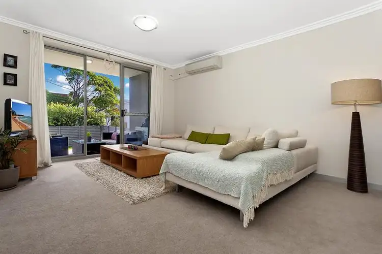 Second view of Homely apartment listing, 6/6 The Crescent, Dee Why NSW 2099