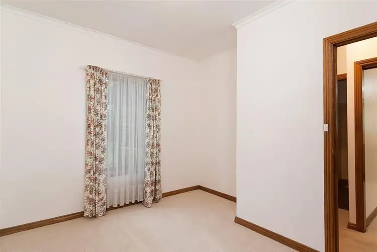 Sixth view of Homely house listing, 2/10 Bernhardt Court, Mount Barker SA 5251