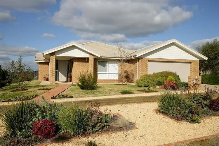 1 Greenway Street, Lloyd NSW 2650