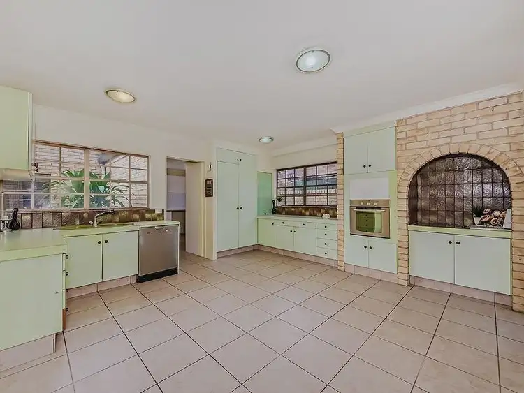Fifth view of Homely house listing, 7 La Scala Court, Isle Of Capri QLD 4217