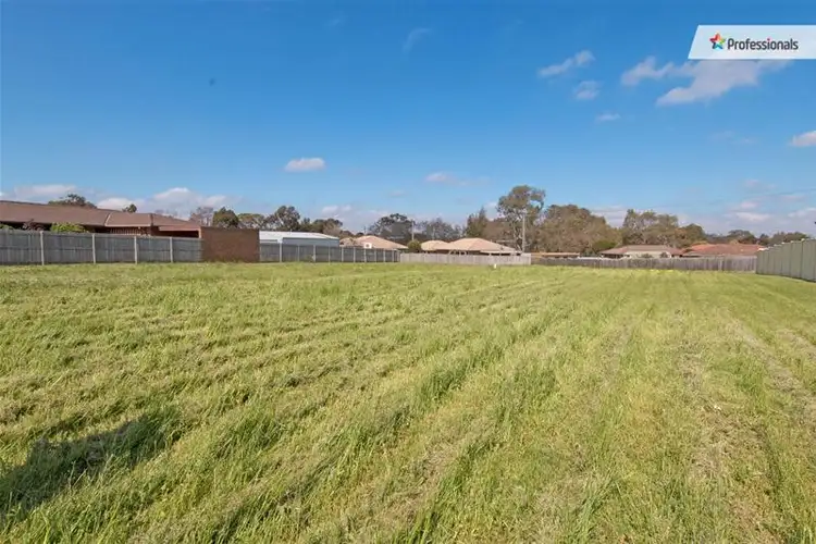 25 Roderick Drive, Kurunjang VIC 3337