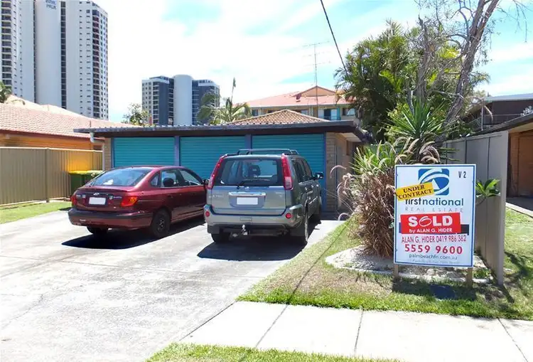 2/9 Molucca Avenue, Palm Beach QLD 4221