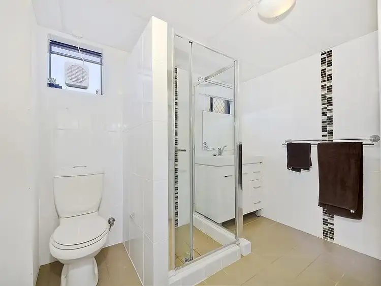 1/4 Ryrie Avenue, Como WA 6152