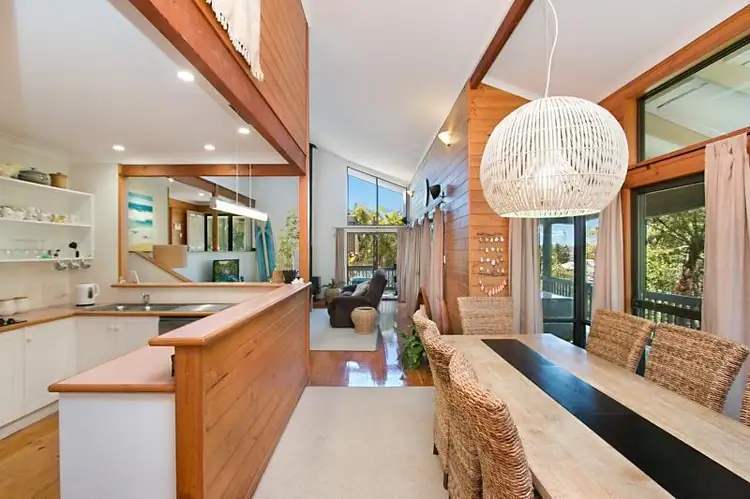 10 Hovea Court, Elanora QLD 4221