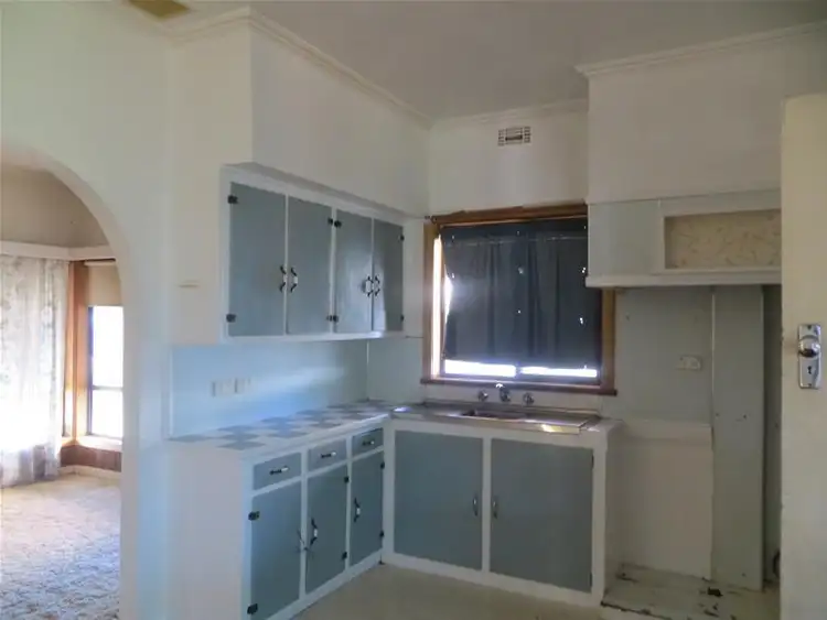 Second view of Homely house listing, 9 Loddon Avenue, Red Cliffs VIC 3496