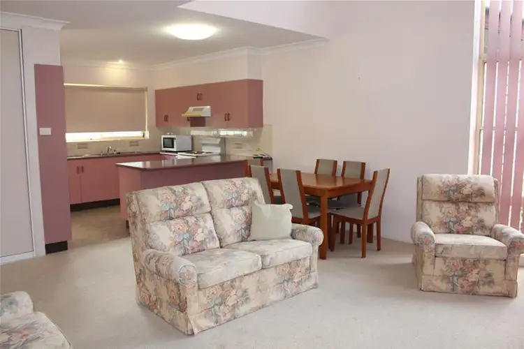 4/93 Vivian  Street, Inverell NSW 2360