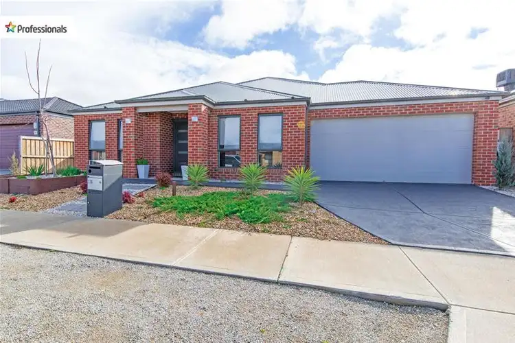 12 Moor Park Avenue, Melton West VIC 3337