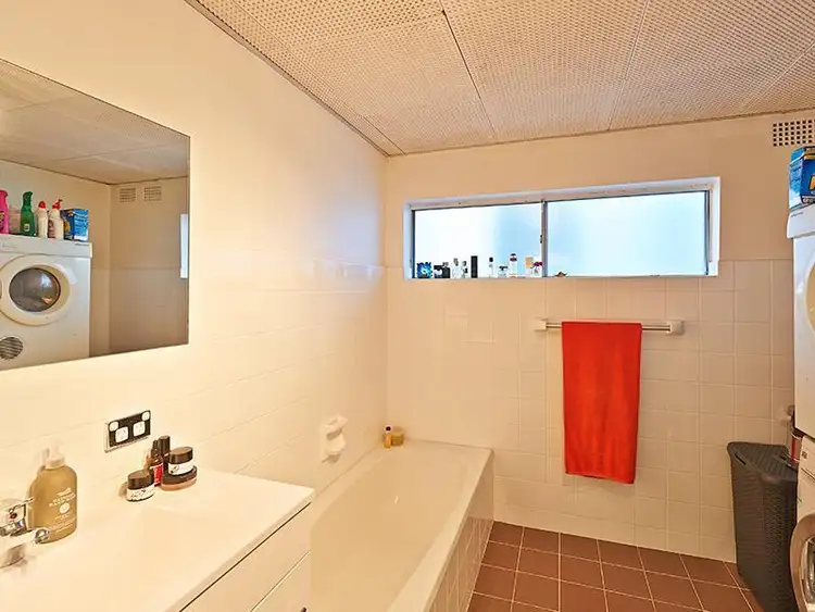 Sixth view of Homely apartment listing, 2/52 Penkivil Street, Bondi NSW 2026