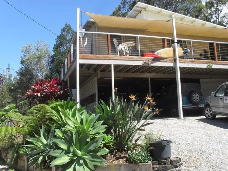 33 Scarborough Terrace, Macleay Island QLD 4184
