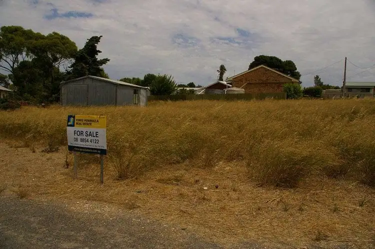 15 Cnr Mckenzie Avenue & Central Street, Warooka SA 5577