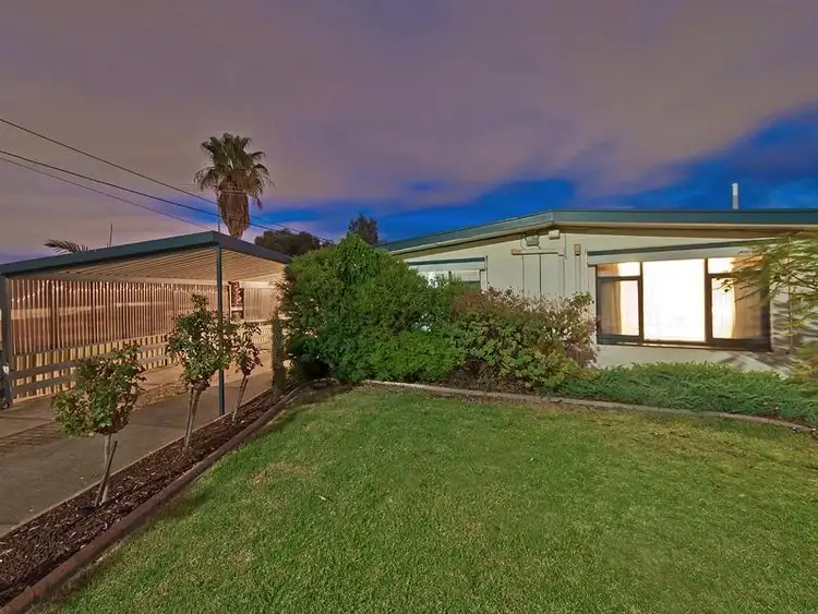 27 Seaview Road, Para Hills SA 5096